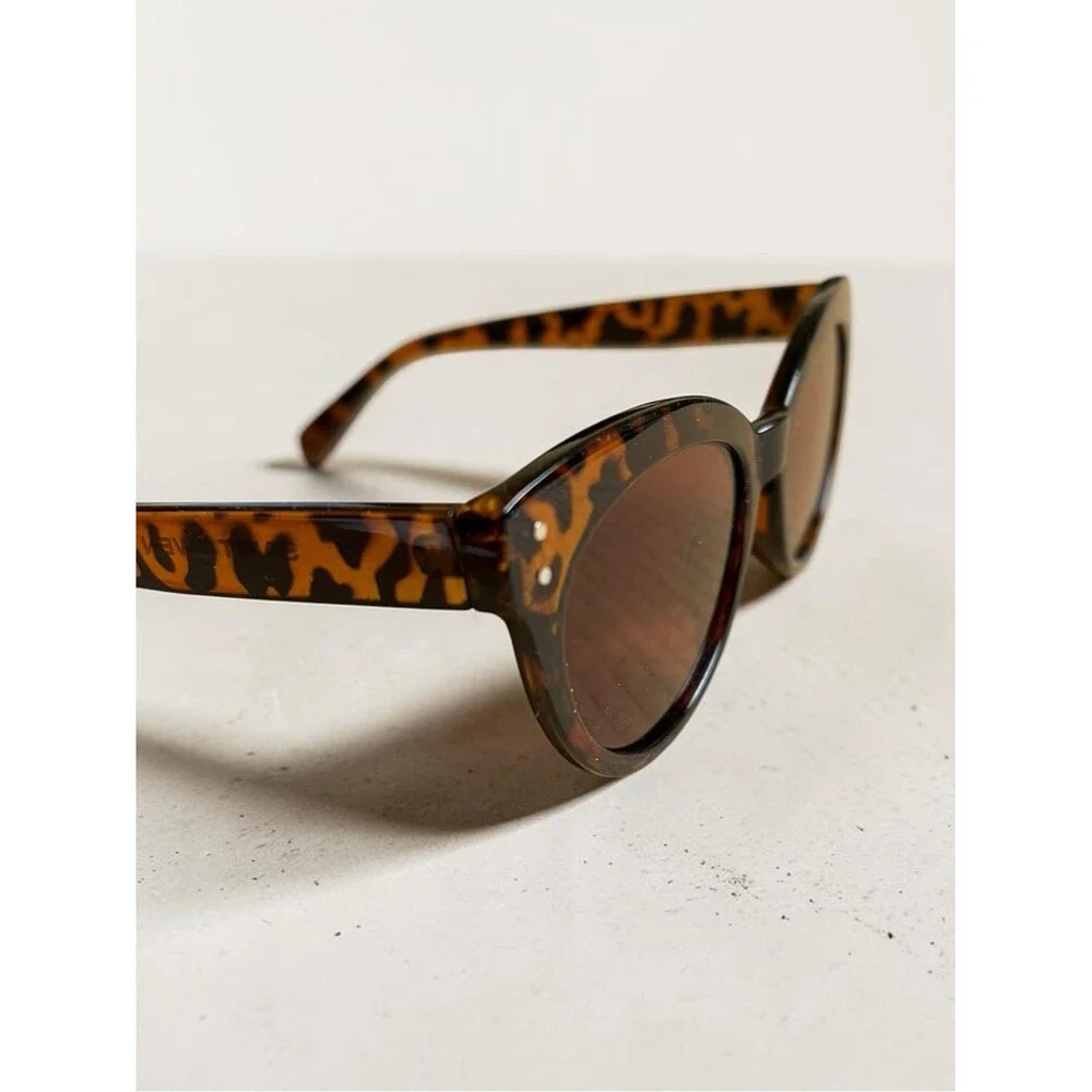 NEW Saint Owen X Curateur WYLDE Tortoise Shell Sunglasses with Faux Leather Case